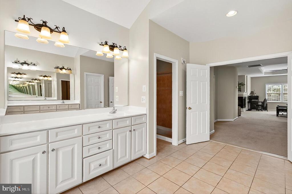 5548 EISELEY CT, WARRENTON, Virginia, 6 Bedrooms Bedrooms, ,4 BathroomsBathrooms,Residential,5548 EISELEY CT,VAFQ2021452 MLS # VAFQ2021452