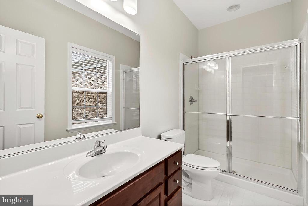 5548 EISELEY CT, WARRENTON, Virginia, 6 Bedrooms Bedrooms, ,4 BathroomsBathrooms,Residential,5548 EISELEY CT,VAFQ2021452 MLS # VAFQ2021452