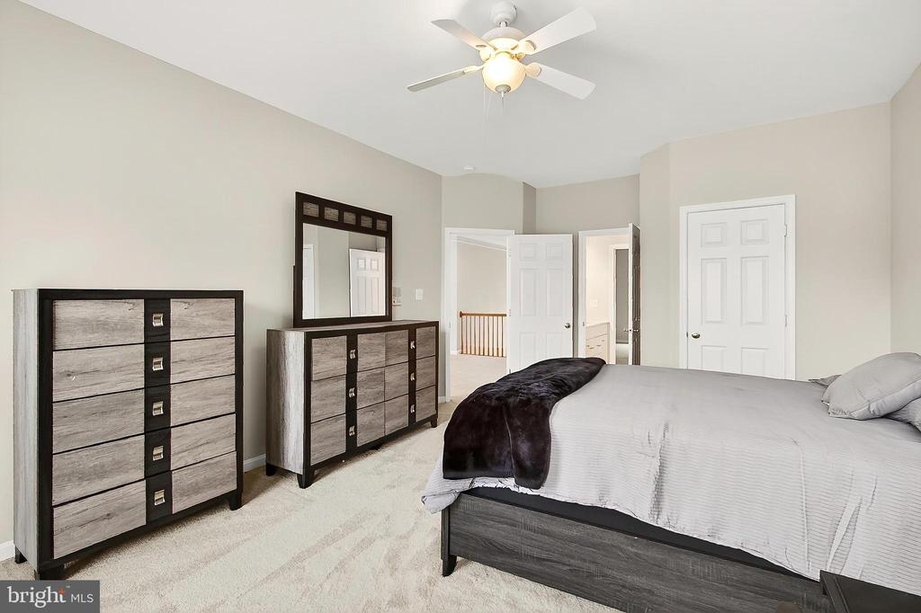 5548 EISELEY CT, WARRENTON, Virginia, 6 Bedrooms Bedrooms, ,4 BathroomsBathrooms,Residential,5548 EISELEY CT,VAFQ2021452 MLS # VAFQ2021452