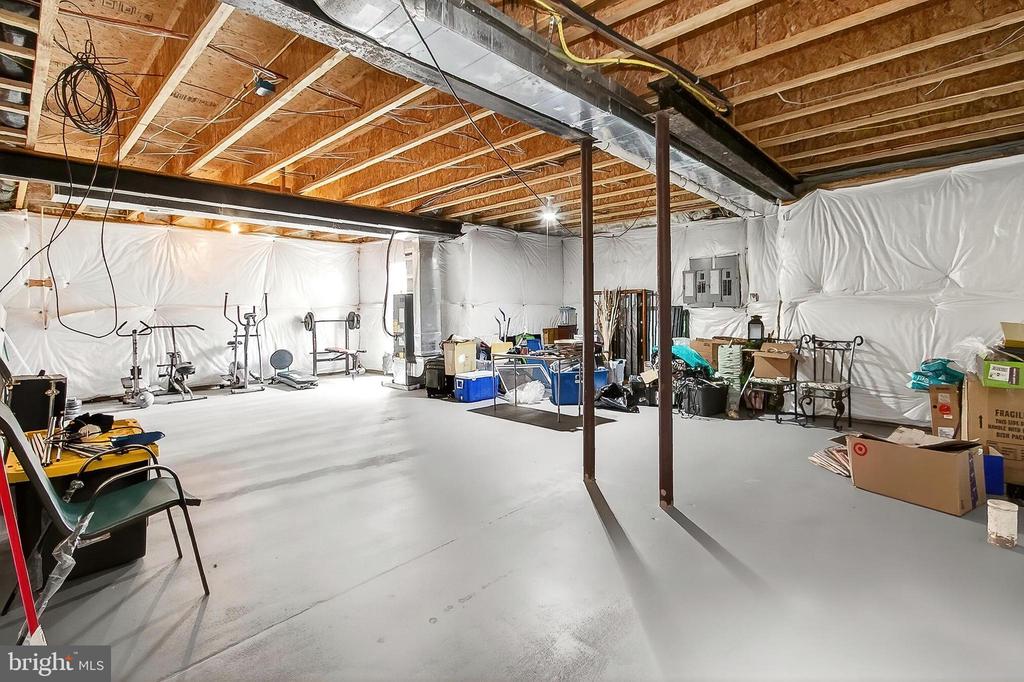 5548 EISELEY CT, WARRENTON, Virginia, 6 Bedrooms Bedrooms, ,4 BathroomsBathrooms,Residential,5548 EISELEY CT,VAFQ2021452 MLS # VAFQ2021452