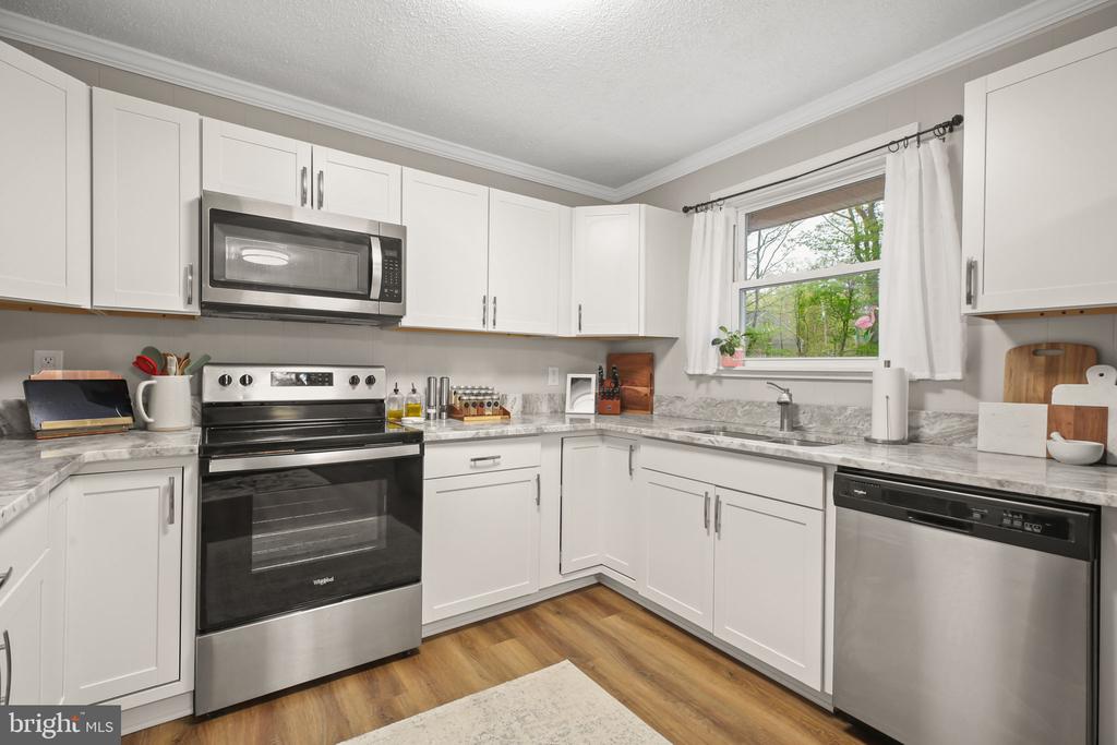 11004 PLATOON DR, SPOTSYLVANIA, Virginia 22551, 3 Bedrooms Bedrooms, ,2 BathroomsBathrooms,Residential,11004 PLATOON DR,VASP2040688 MLS # VASP2040688