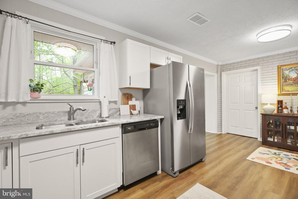 11004 PLATOON DR, SPOTSYLVANIA, Virginia 22551, 3 Bedrooms Bedrooms, ,2 BathroomsBathrooms,Residential,11004 PLATOON DR,VASP2040688 MLS # VASP2040688