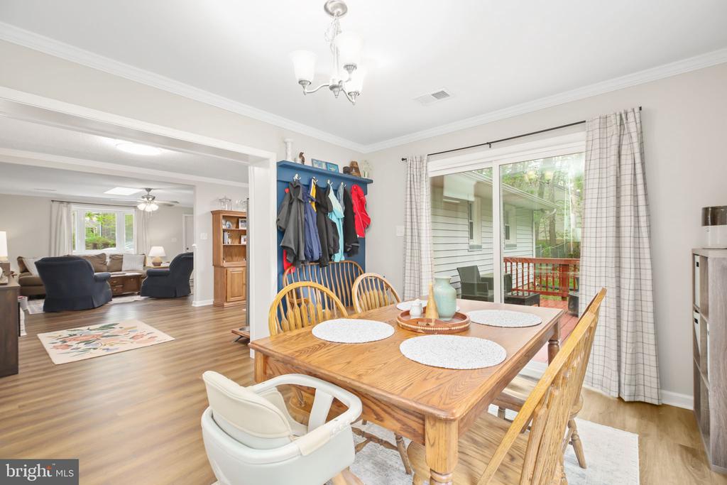 11004 PLATOON DR, SPOTSYLVANIA, Virginia 22551, 3 Bedrooms Bedrooms, ,2 BathroomsBathrooms,Residential,11004 PLATOON DR,VASP2040688 MLS # VASP2040688