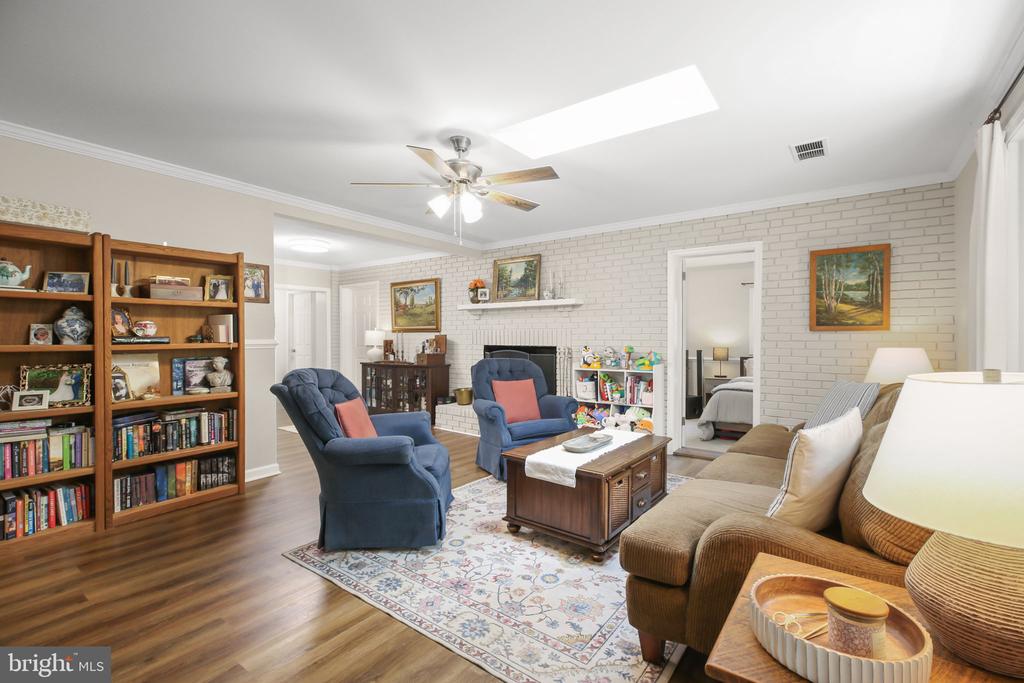 11004 PLATOON DR, SPOTSYLVANIA, Virginia 22551, 3 Bedrooms Bedrooms, ,2 BathroomsBathrooms,Residential,11004 PLATOON DR,VASP2040688 MLS # VASP2040688