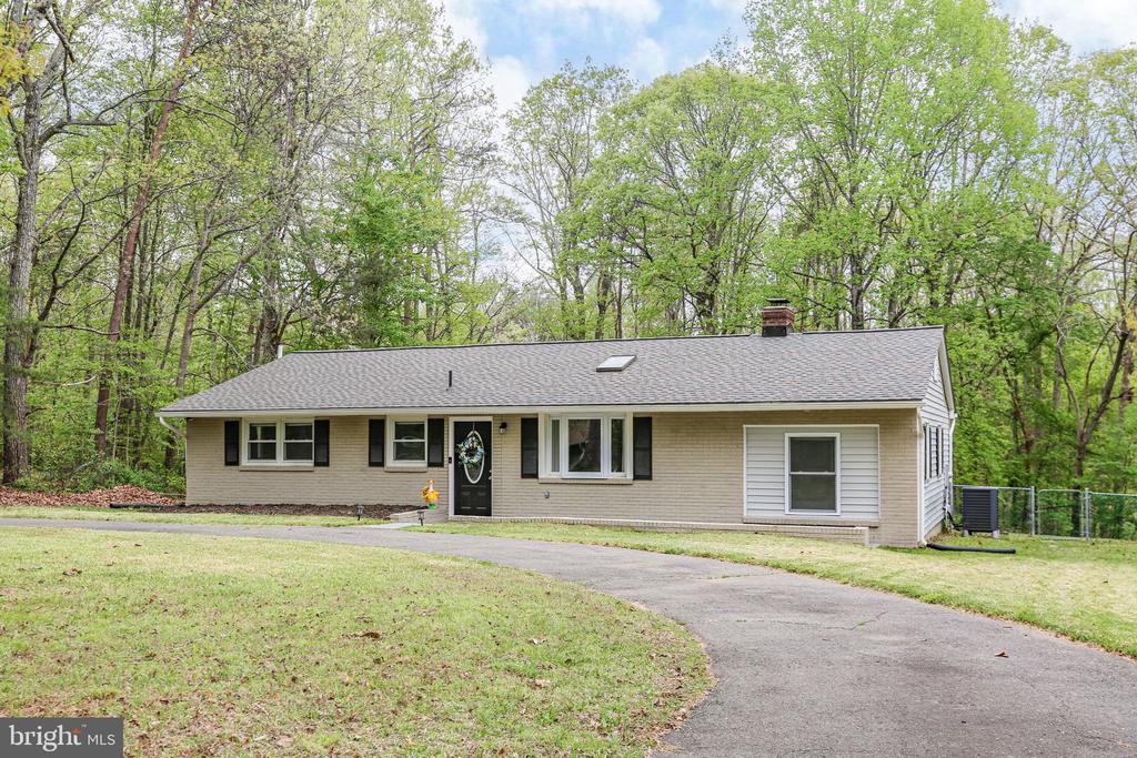 11004 PLATOON DR, SPOTSYLVANIA, Virginia 22551, 3 Bedrooms Bedrooms, ,2 BathroomsBathrooms,Residential,11004 PLATOON DR,VASP2040688 MLS # VASP2040688