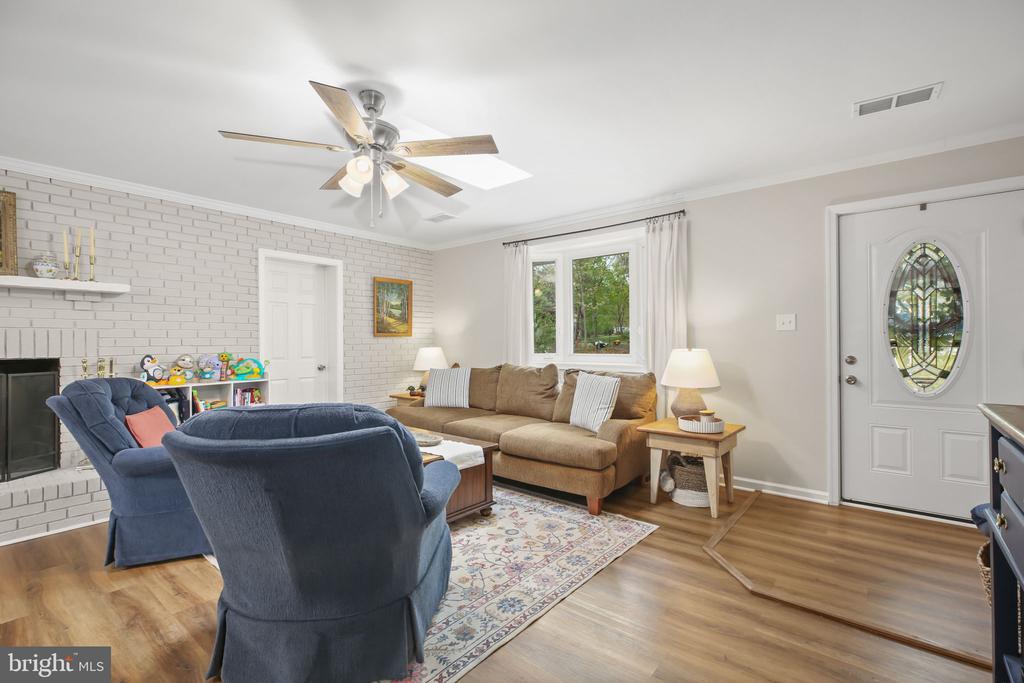 11004 PLATOON DR, SPOTSYLVANIA, Virginia 22551, 3 Bedrooms Bedrooms, ,2 BathroomsBathrooms,Residential,11004 PLATOON DR,VASP2040688 MLS # VASP2040688