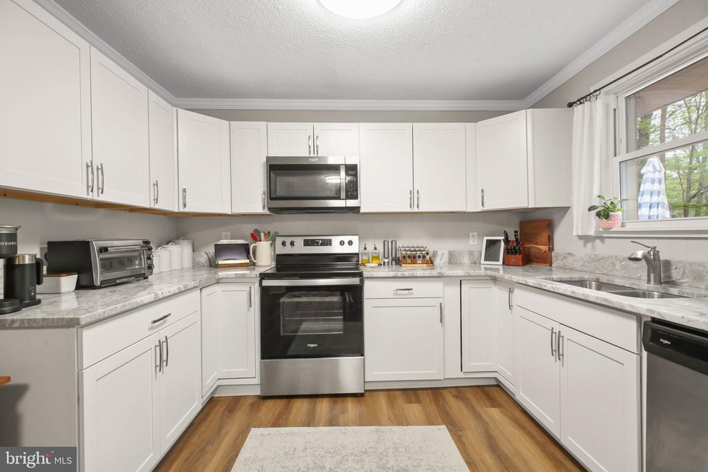 11004 PLATOON DR, SPOTSYLVANIA, Virginia 22551, 3 Bedrooms Bedrooms, ,2 BathroomsBathrooms,Residential,11004 PLATOON DR,VASP2040688 MLS # VASP2040688