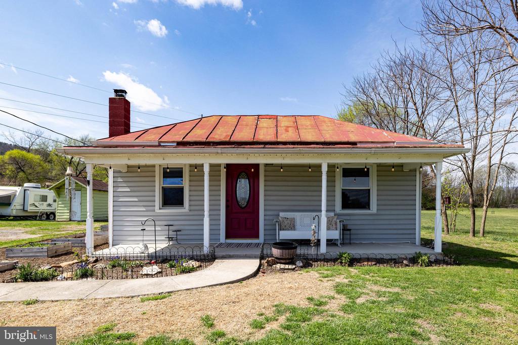 296 KEYSTONE RD, STANLEY, Virginia 22851, 2 Bedrooms Bedrooms, ,2 BathroomsBathrooms,Residential,296 KEYSTONE RD,VAPA2006226 MLS # VAPA2006226