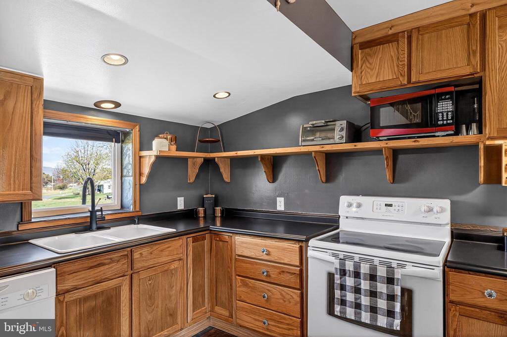 296 KEYSTONE RD, STANLEY, Virginia 22851, 2 Bedrooms Bedrooms, ,2 BathroomsBathrooms,Residential,296 KEYSTONE RD,VAPA2006226 MLS # VAPA2006226