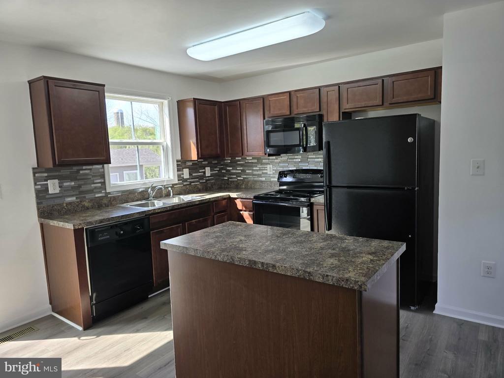 18120 SCENIC CREEK LN, CULPEPER, Virginia 22701, 3 Bedrooms Bedrooms, ,2 BathroomsBathrooms,Residential,18120 SCENIC CREEK LN,VACU2013320 MLS # VACU2013320