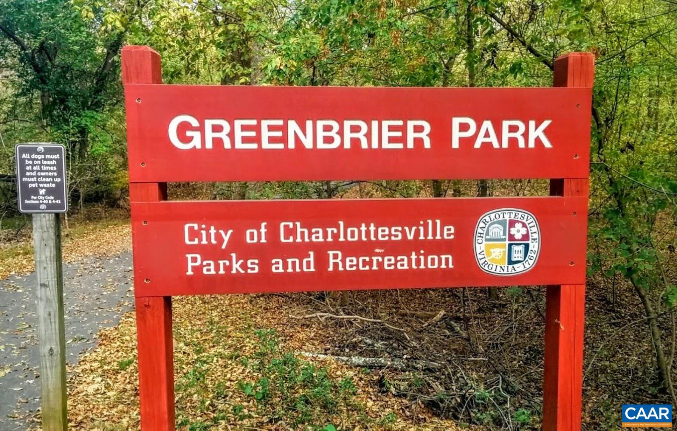 4 min walk to Greenbrier Park & the Rivanna Trail/Meadow Creek Walking & biking paths!
