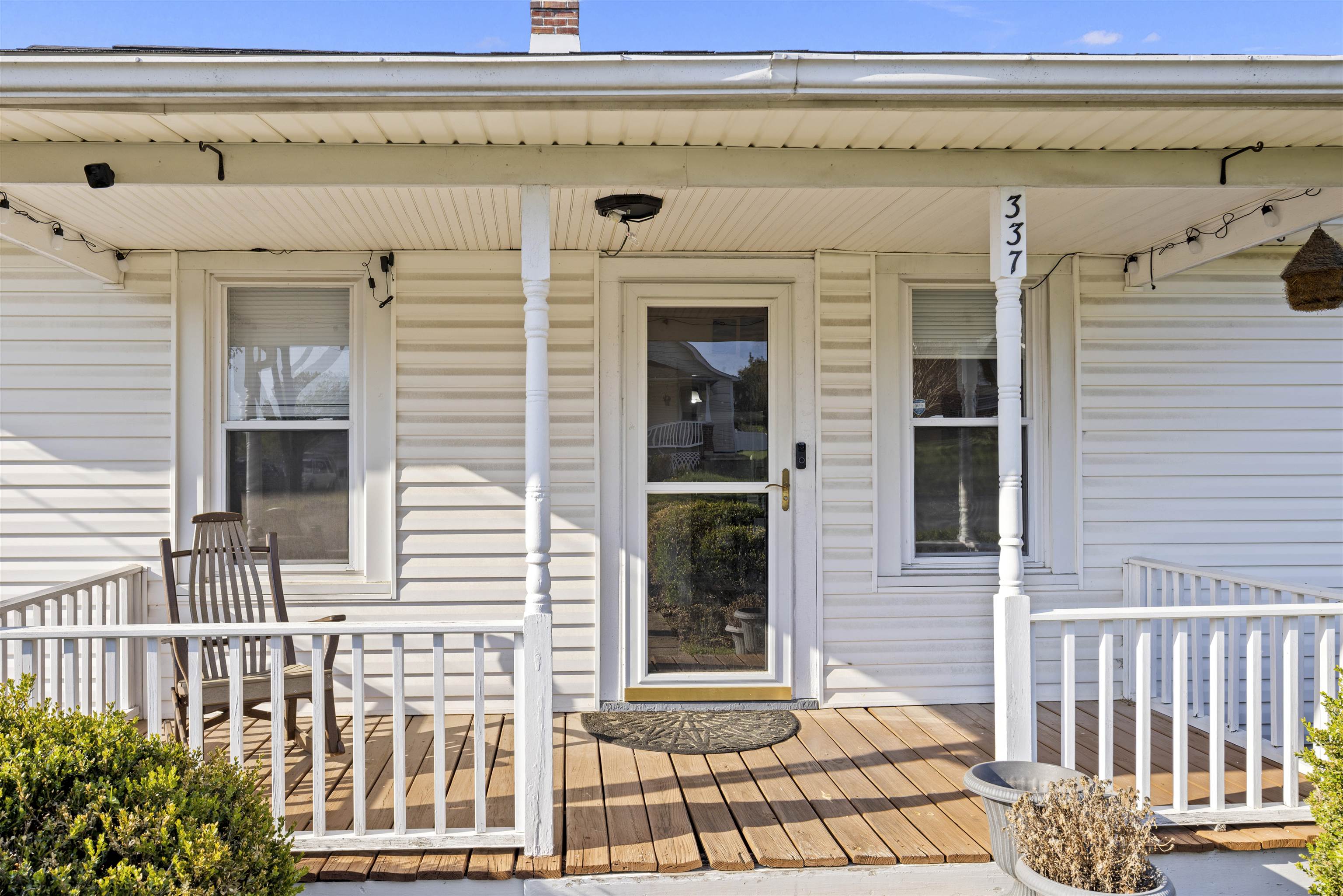 337 MARY GRAY LN, STAUNTON, Virginia 24401, 3 Bedrooms Bedrooms, ,1 BathroomBathrooms,Residential,337 MARY GRAY LN,675817 MLS # 675817