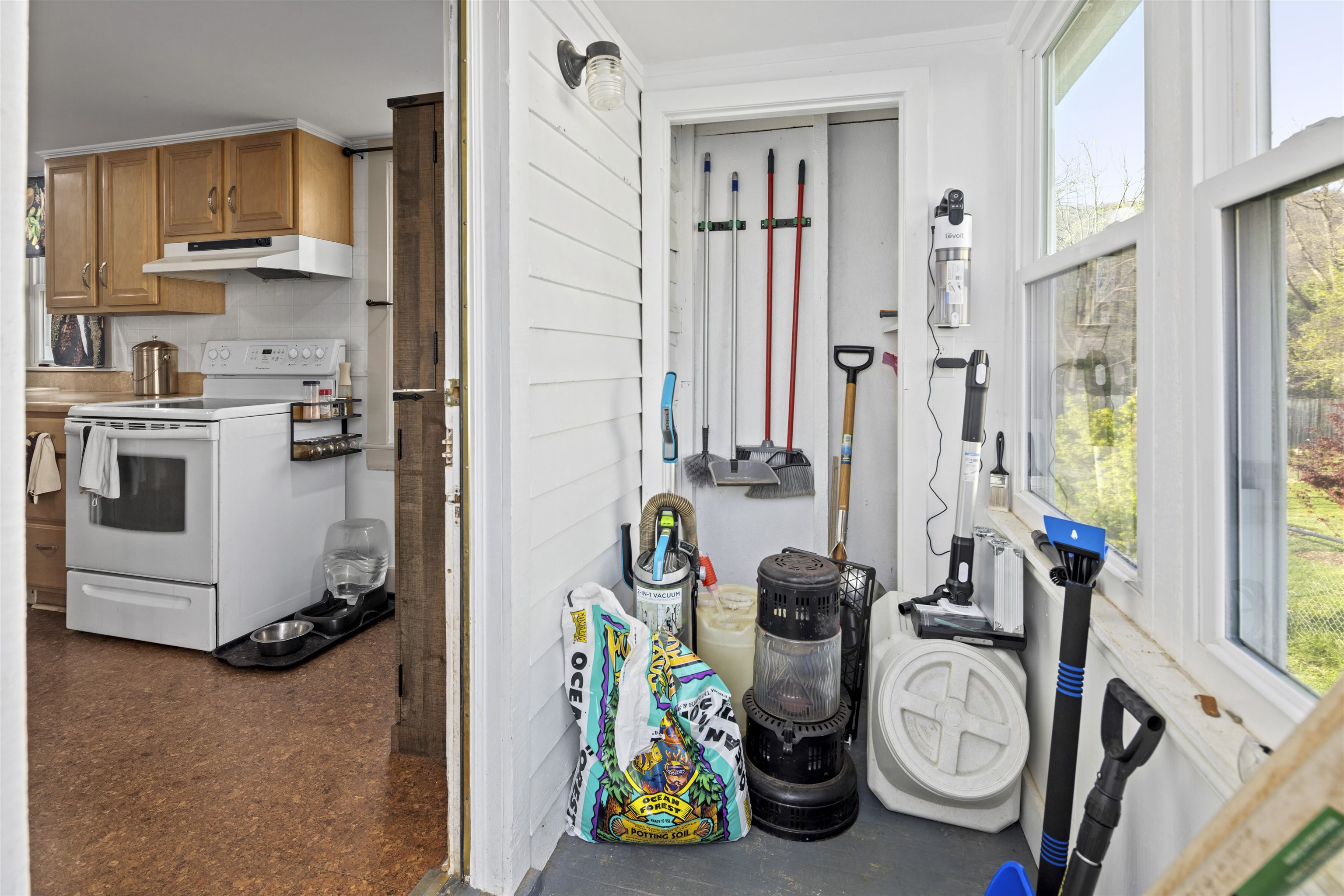 337 MARY GRAY LN, STAUNTON, Virginia 24401, 3 Bedrooms Bedrooms, ,1 BathroomBathrooms,Residential,337 MARY GRAY LN,675817 MLS # 675817