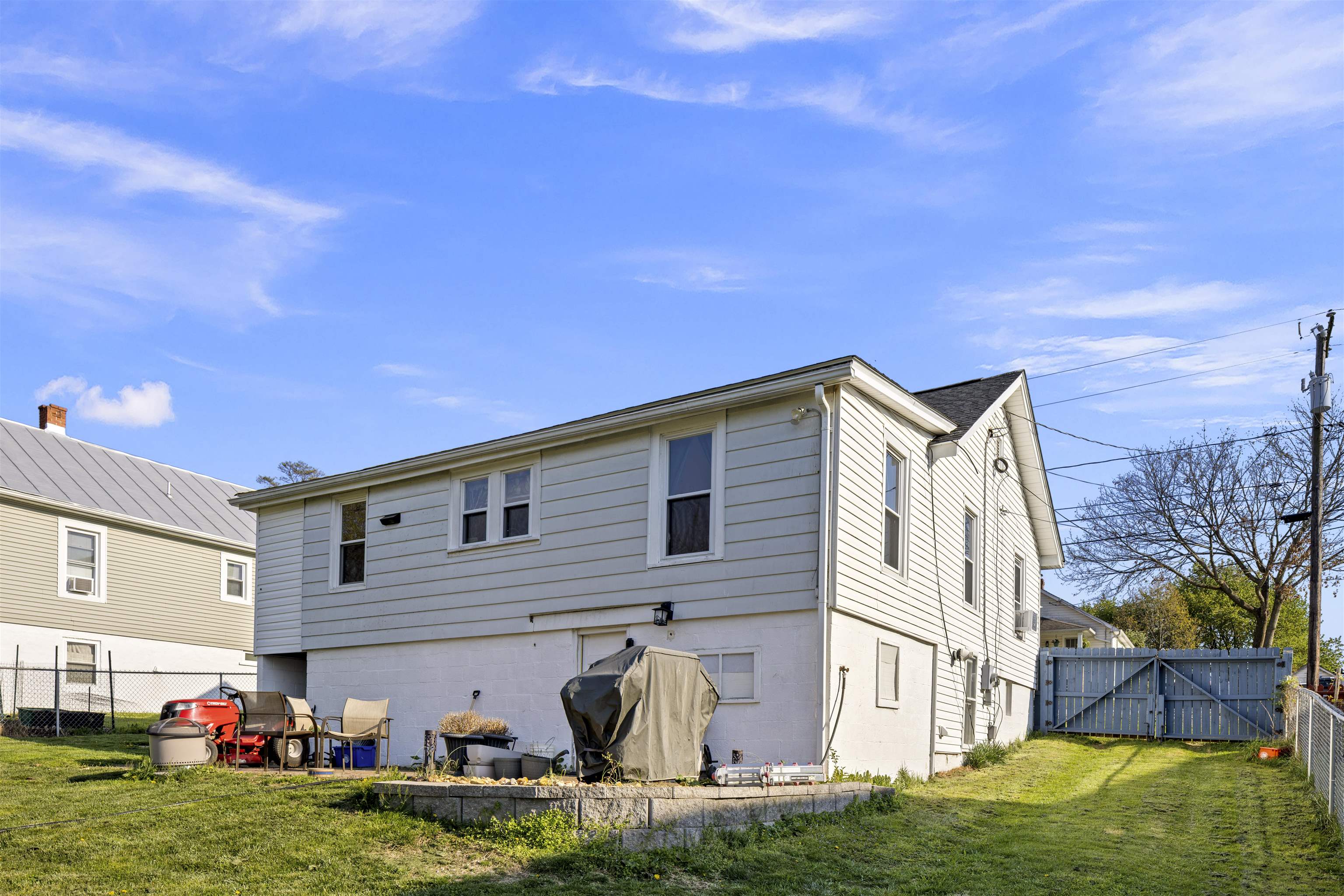 337 MARY GRAY LN, STAUNTON, Virginia 24401, 3 Bedrooms Bedrooms, ,1 BathroomBathrooms,Residential,337 MARY GRAY LN,675817 MLS # 675817