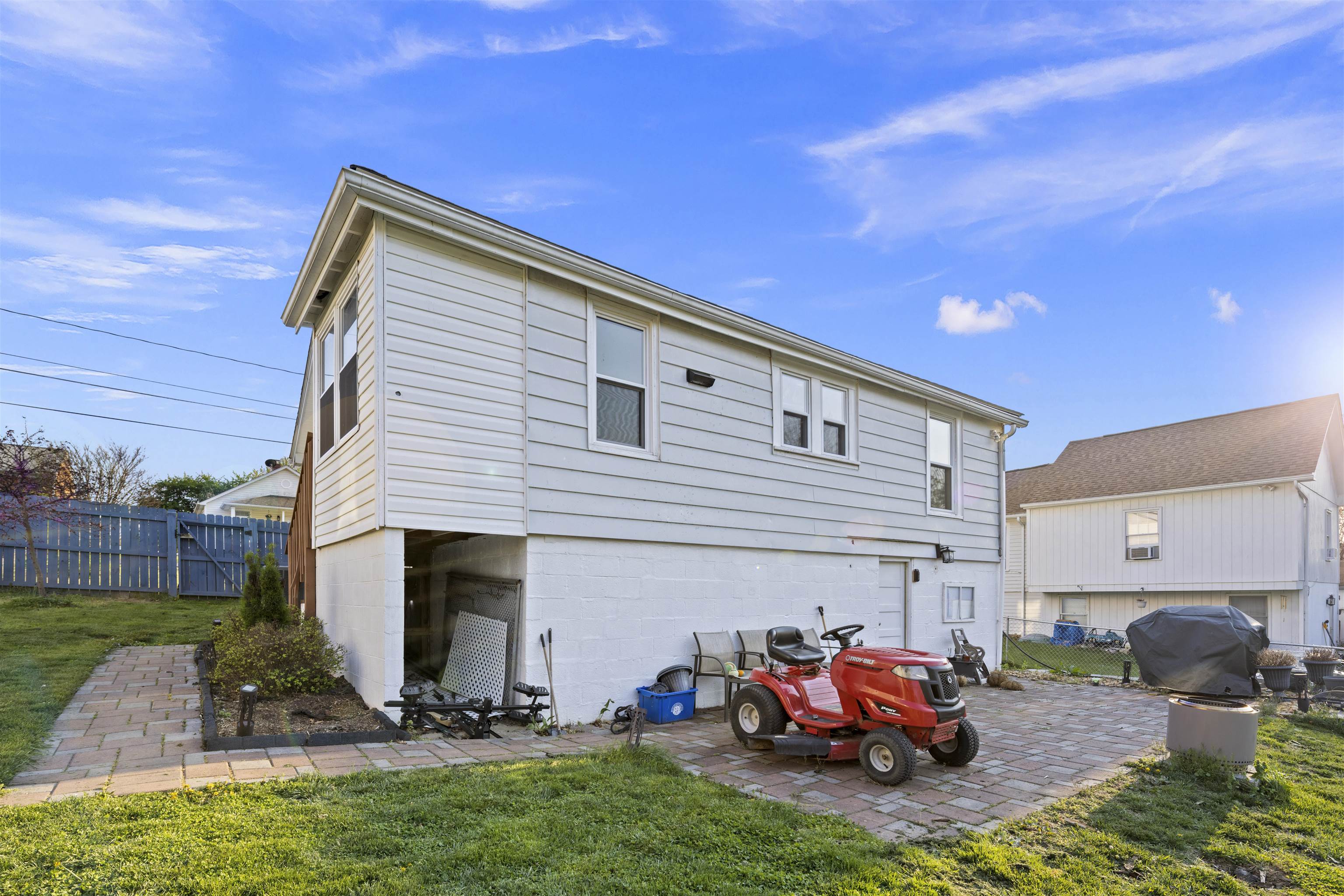 337 MARY GRAY LN, STAUNTON, Virginia 24401, 3 Bedrooms Bedrooms, ,1 BathroomBathrooms,Residential,337 MARY GRAY LN,675817 MLS # 675817