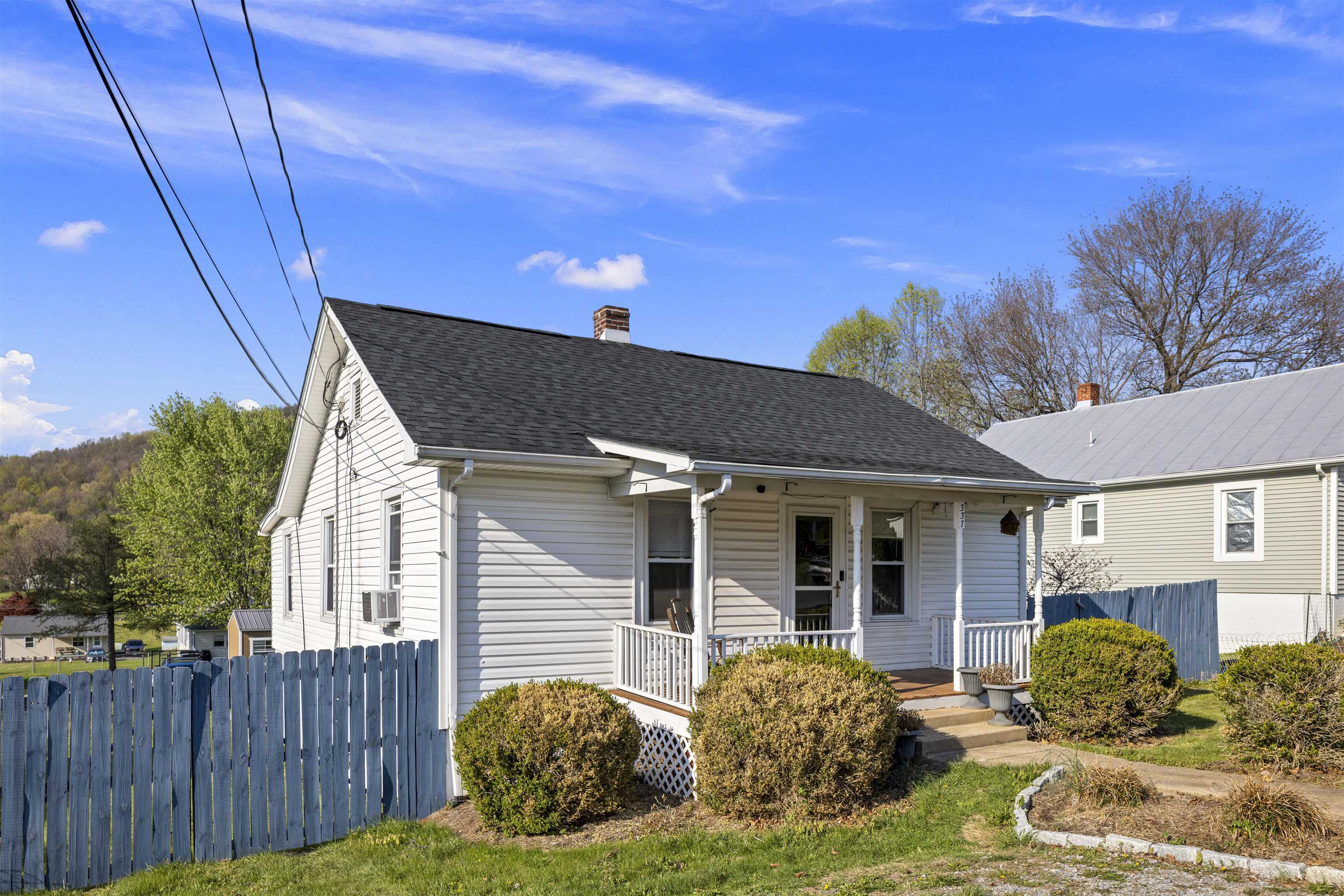 337 MARY GRAY LN, STAUNTON, Virginia 24401, 3 Bedrooms Bedrooms, ,1 BathroomBathrooms,Residential,337 MARY GRAY LN,675817 MLS # 675817