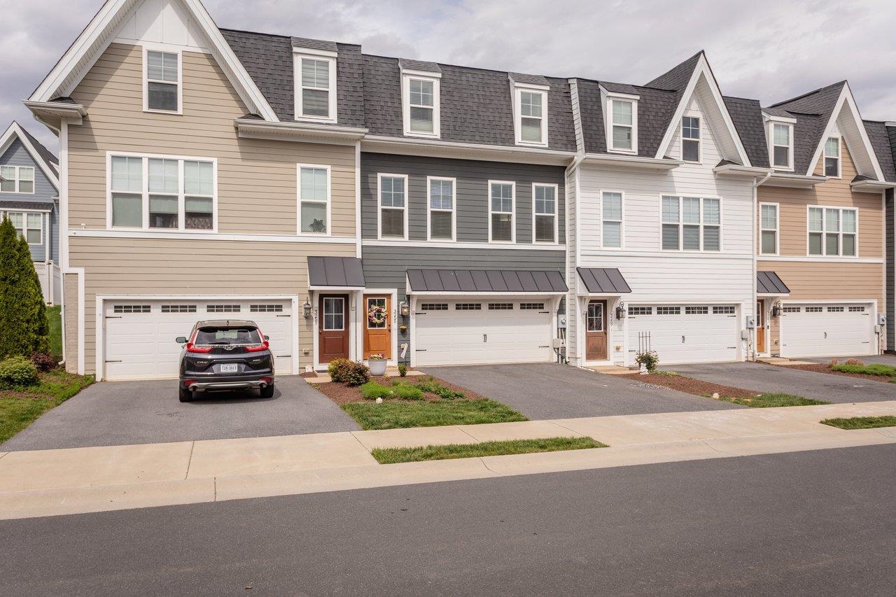 3255 CHARLESTON BLVD, ROCKINGHAM, Virginia 22801, 3 Bedrooms Bedrooms, ,2 BathroomsBathrooms,Residential,3255 CHARLESTON BLVD,675818 MLS # 675818