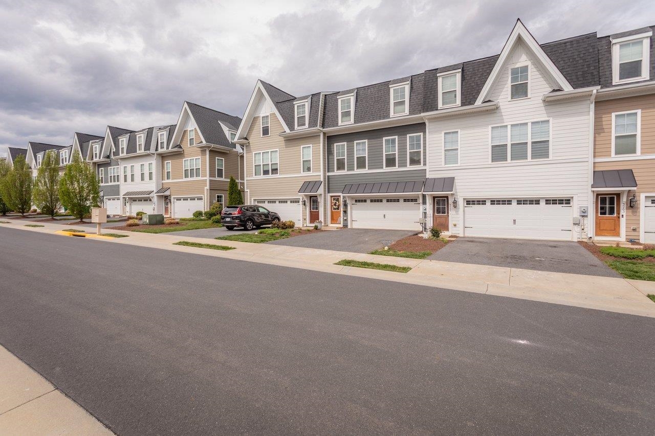 3255 CHARLESTON BLVD, ROCKINGHAM, Virginia 22801, 3 Bedrooms Bedrooms, ,2 BathroomsBathrooms,Residential,3255 CHARLESTON BLVD,675818 MLS # 675818