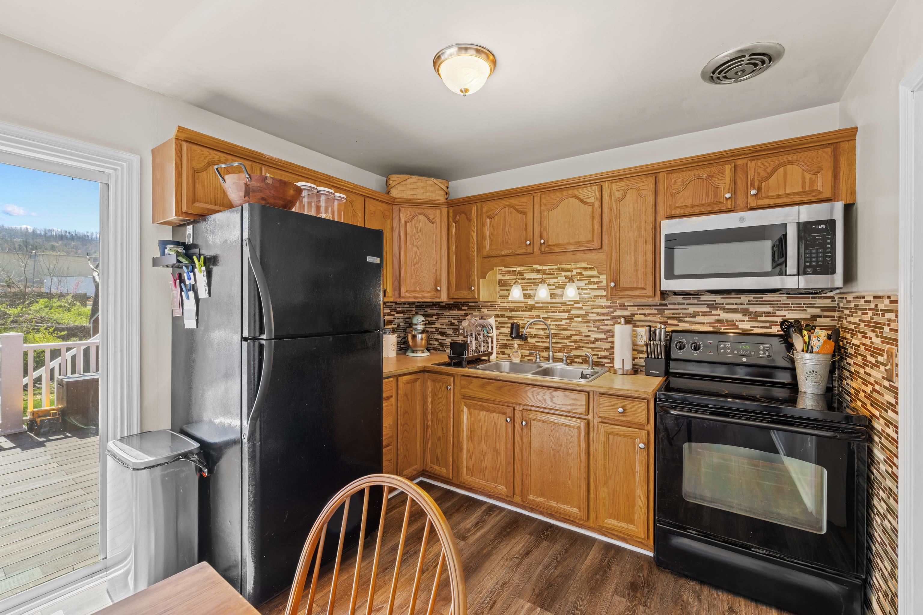 918 WASHINGTON AVE, WAYNESBORO, Virginia 22980, 4 Bedrooms Bedrooms, ,2 BathroomsBathrooms,Residential,B.,918 WASHINGTON AVE,675820 MLS # 675820