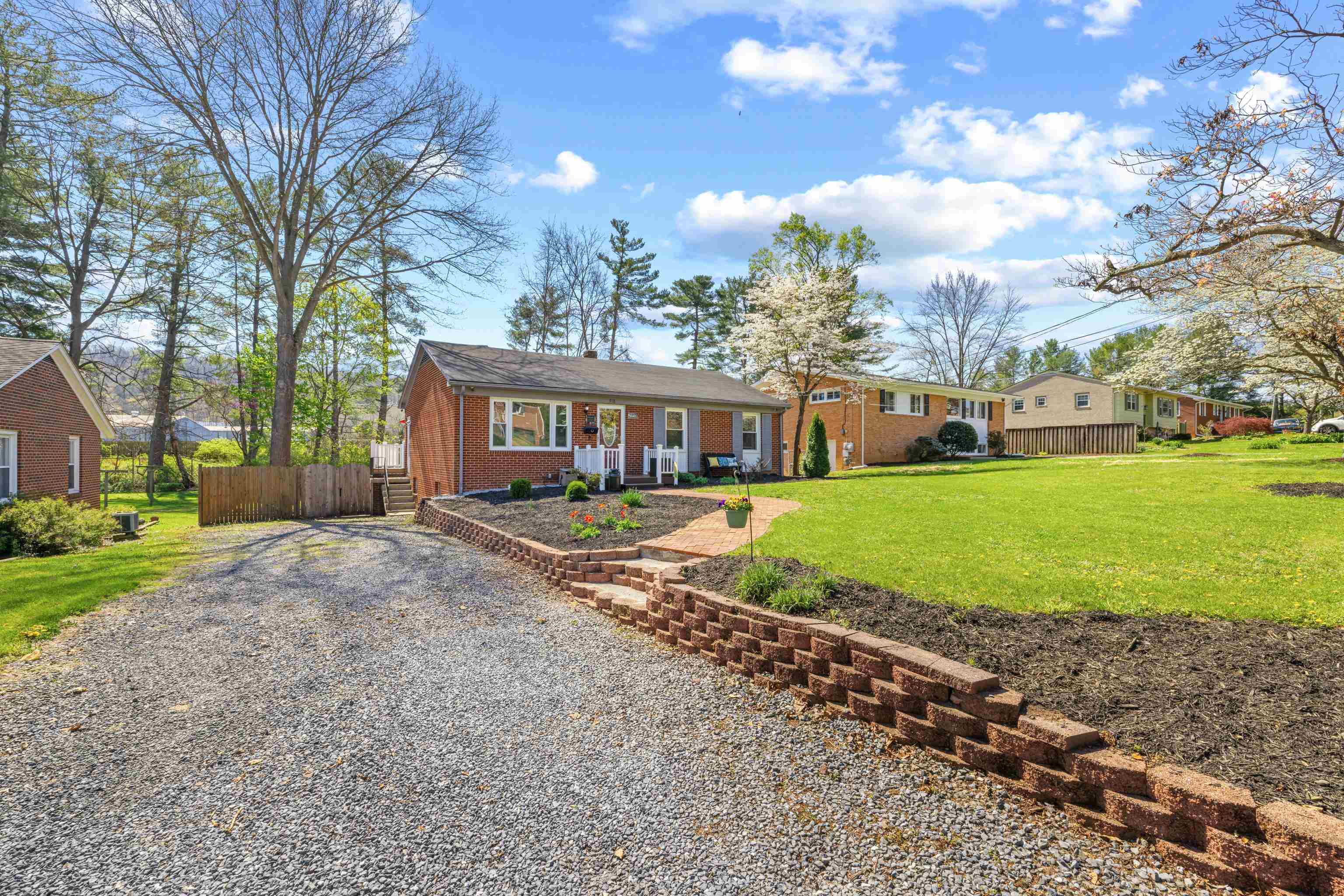 918 WASHINGTON AVE, WAYNESBORO, Virginia 22980, 4 Bedrooms Bedrooms, ,2 BathroomsBathrooms,Residential,B.,918 WASHINGTON AVE,675820 MLS # 675820