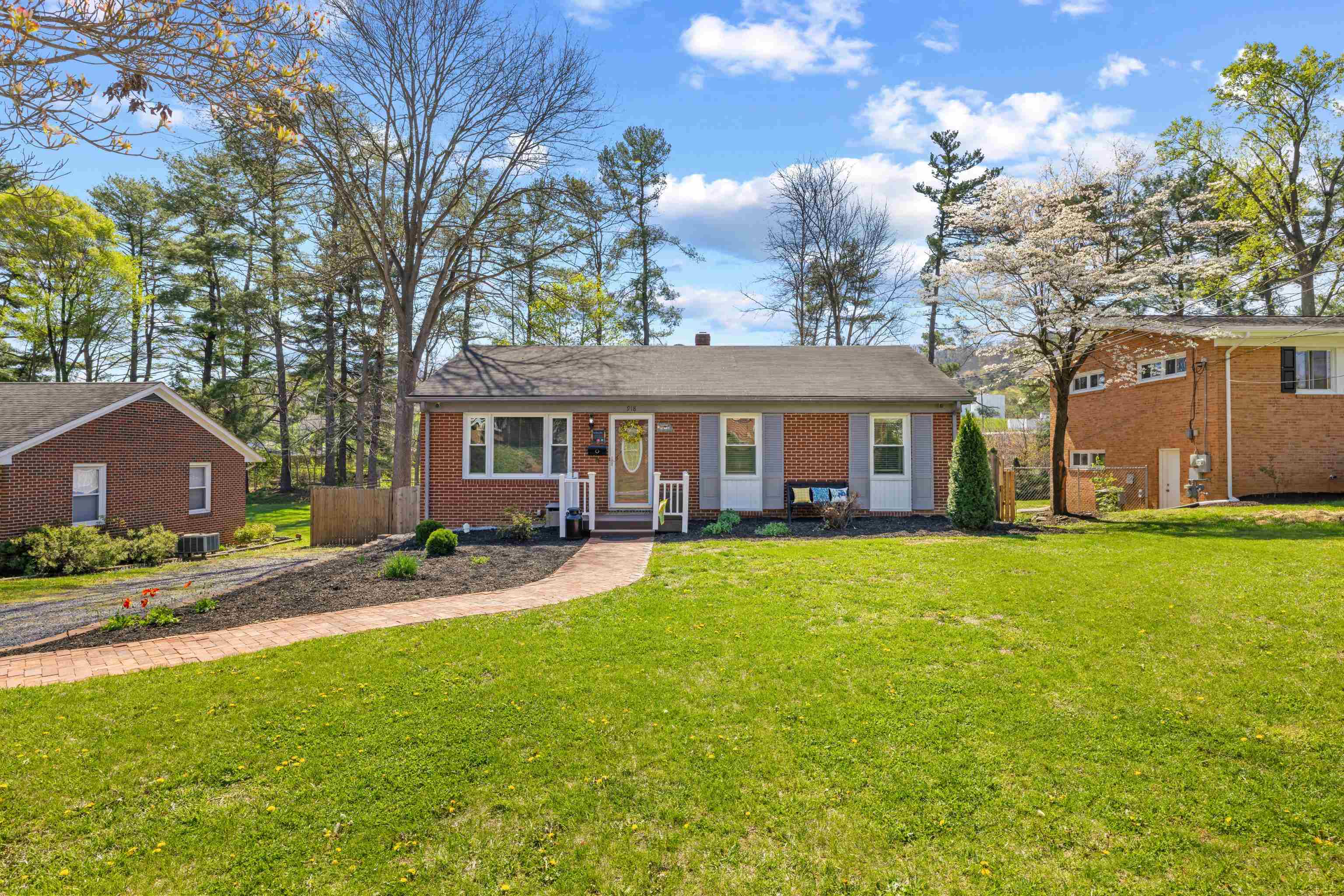 918 WASHINGTON AVE, WAYNESBORO, Virginia 22980, 4 Bedrooms Bedrooms, ,2 BathroomsBathrooms,Residential,B.,918 WASHINGTON AVE,675820 MLS # 675820