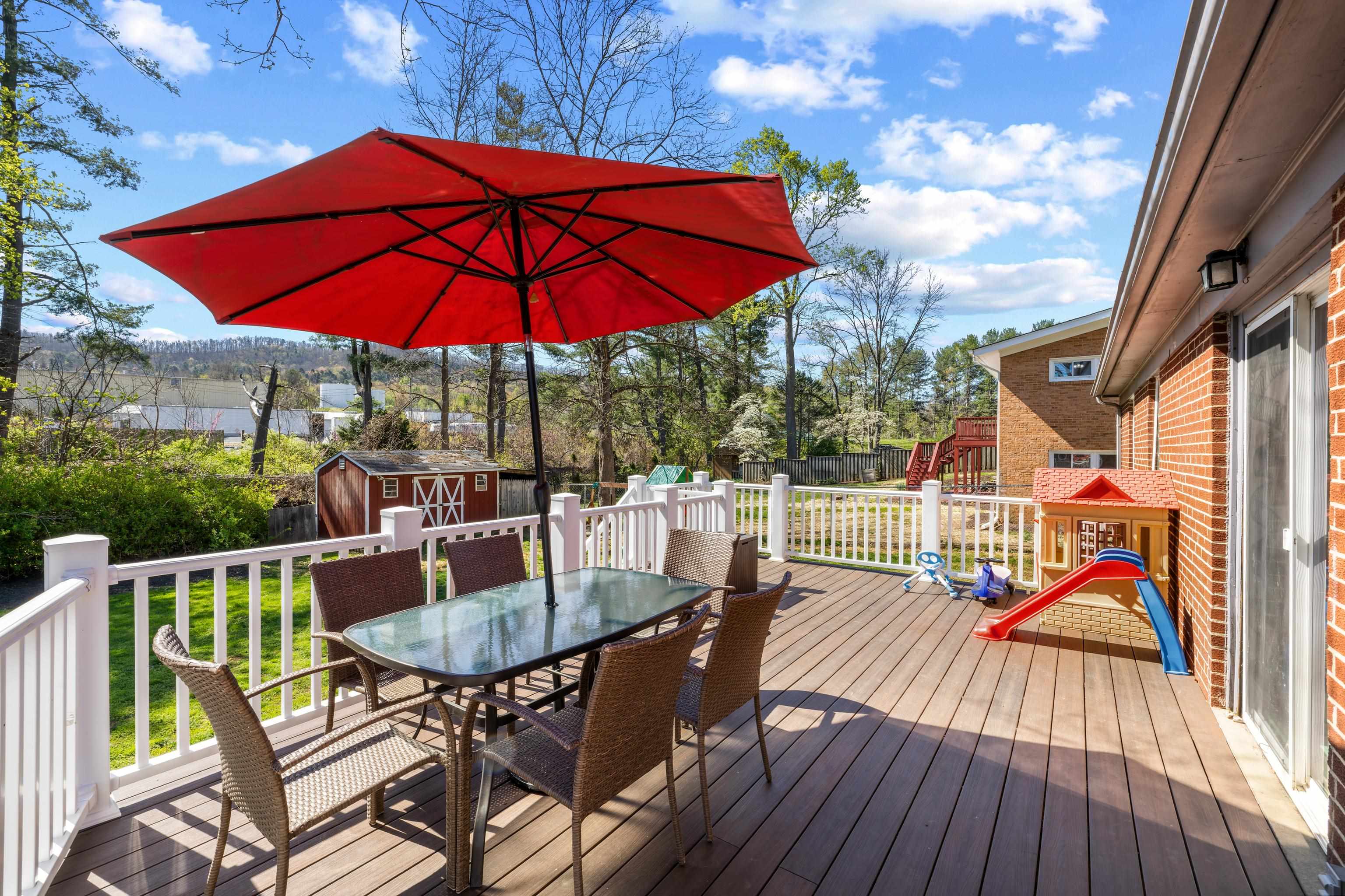 918 WASHINGTON AVE, WAYNESBORO, Virginia 22980, 4 Bedrooms Bedrooms, ,2 BathroomsBathrooms,Residential,B.,918 WASHINGTON AVE,675820 MLS # 675820