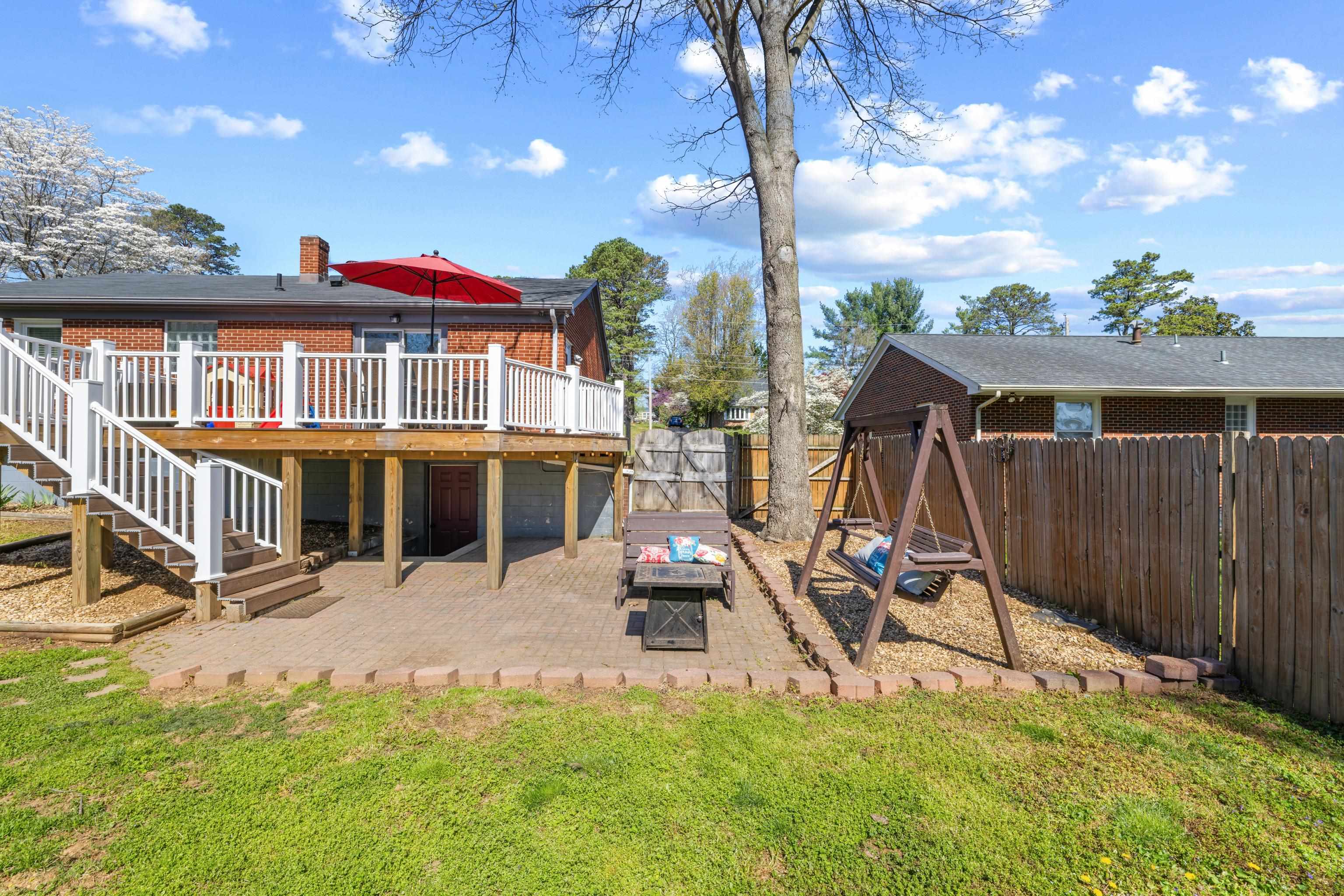 918 WASHINGTON AVE, WAYNESBORO, Virginia 22980, 4 Bedrooms Bedrooms, ,2 BathroomsBathrooms,Residential,B.,918 WASHINGTON AVE,675820 MLS # 675820