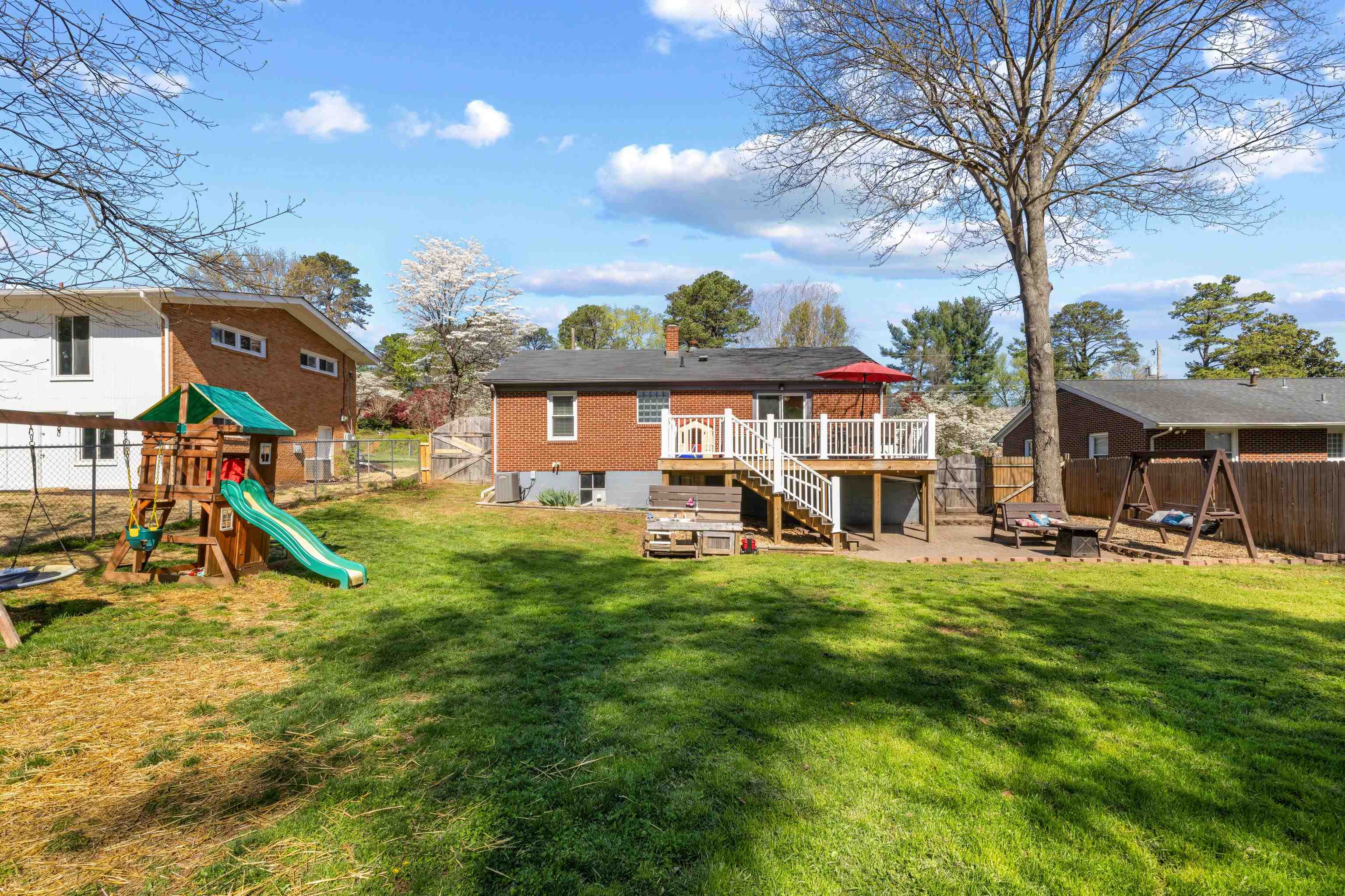 918 WASHINGTON AVE, WAYNESBORO, Virginia 22980, 4 Bedrooms Bedrooms, ,2 BathroomsBathrooms,Residential,B.,918 WASHINGTON AVE,675820 MLS # 675820