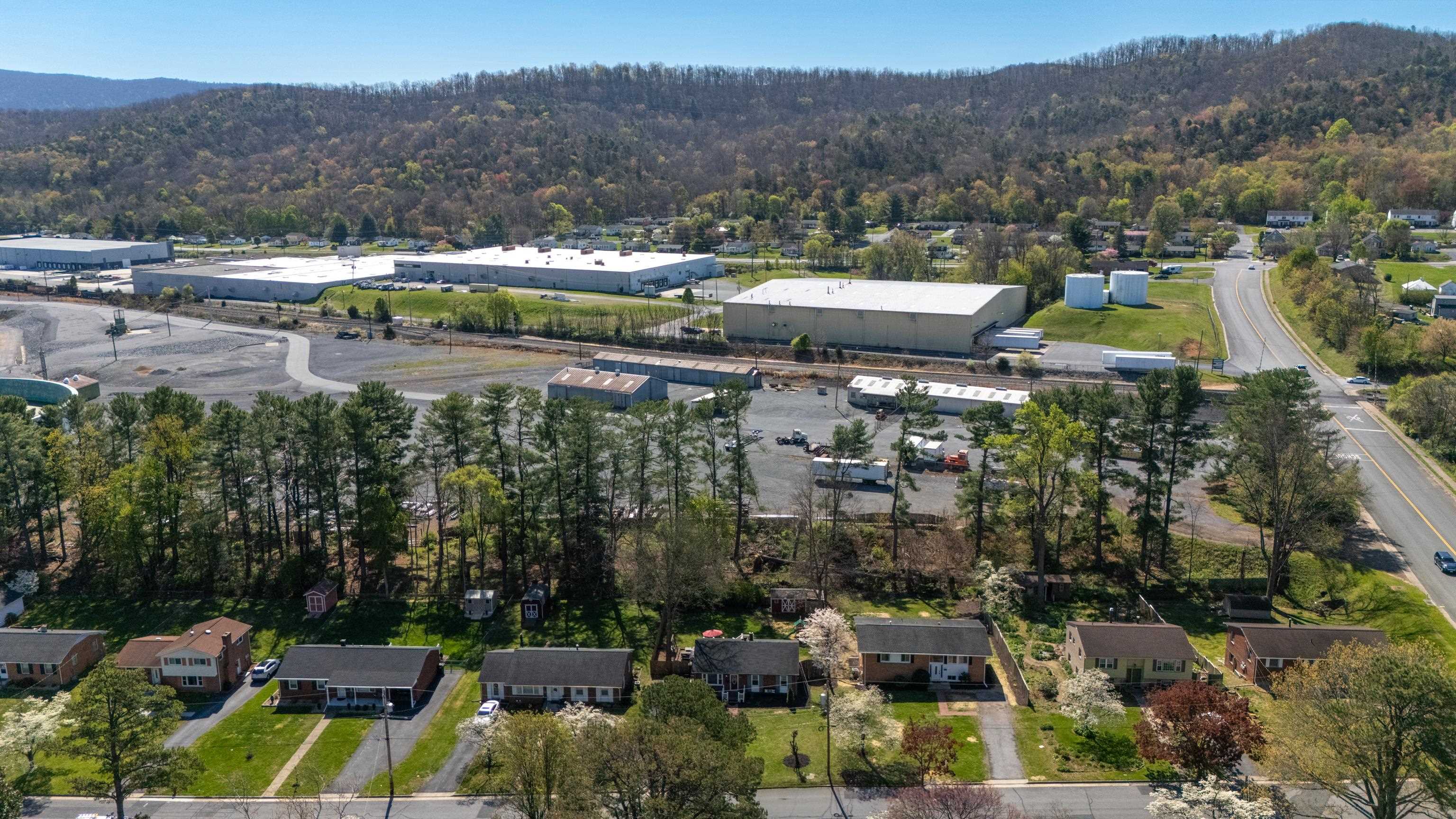 918 WASHINGTON AVE, WAYNESBORO, Virginia 22980, 4 Bedrooms Bedrooms, ,2 BathroomsBathrooms,Residential,B.,918 WASHINGTON AVE,675820 MLS # 675820