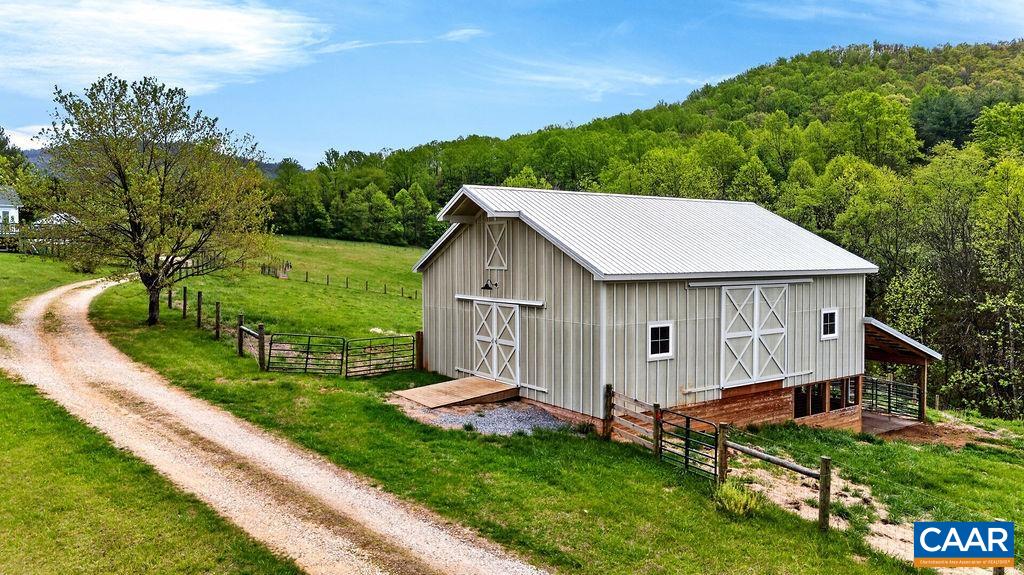 10808 PATRICK HENRY HWY, ROSELAND, Virginia 22967, 4 Bedrooms Bedrooms, ,4 BathroomsBathrooms,Residential,Hat Creek Ridge,10808 PATRICK HENRY HWY,675821 MLS # 675821