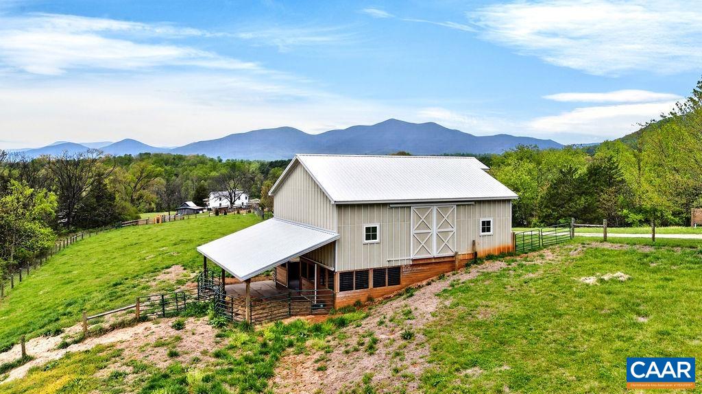 10808 PATRICK HENRY HWY, ROSELAND, Virginia 22967, 4 Bedrooms Bedrooms, ,4 BathroomsBathrooms,Residential,Hat Creek Ridge,10808 PATRICK HENRY HWY,675821 MLS # 675821