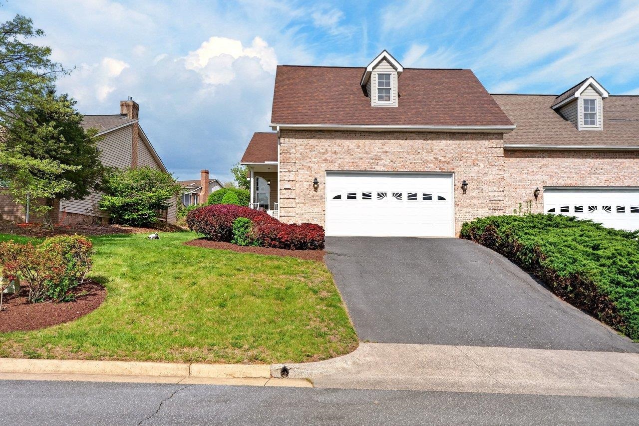 2102 LAKE TERRACE DR, HARRISONBURG, Virginia 22802, 3 Bedrooms Bedrooms, ,2 BathroomsBathrooms,Residential,2102 LAKE TERRACE DR,675825 MLS # 675825