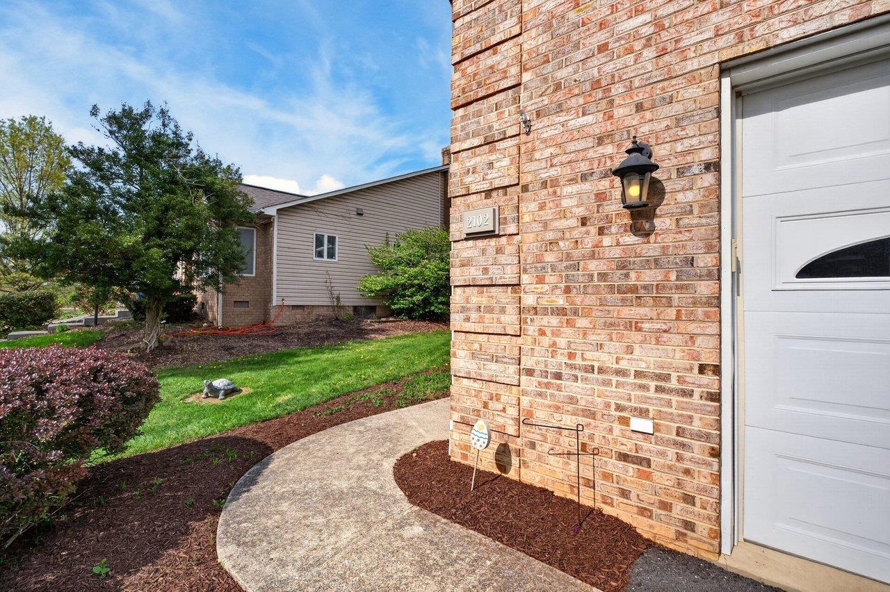 2102 LAKE TERRACE DR, HARRISONBURG, Virginia 22802, 3 Bedrooms Bedrooms, ,2 BathroomsBathrooms,Residential,2102 LAKE TERRACE DR,675825 MLS # 675825