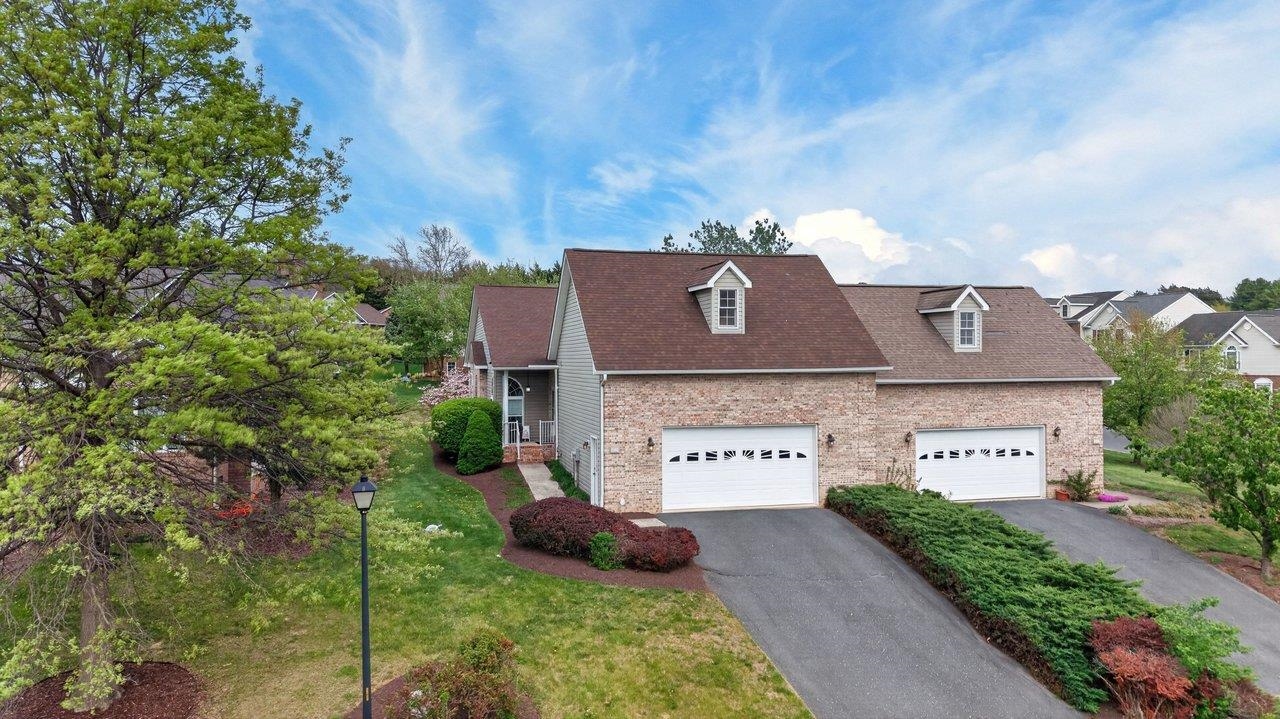 2102 LAKE TERRACE DR, HARRISONBURG, Virginia 22802, 3 Bedrooms Bedrooms, ,2 BathroomsBathrooms,Residential,2102 LAKE TERRACE DR,675825 MLS # 675825