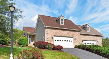 2102 LAKE TERRACE DR, HARRISONBURG, Virginia 22802, 3 Bedrooms Bedrooms, ,2 BathroomsBathrooms,Residential,2102 LAKE TERRACE DR,675825 MLS # 675825