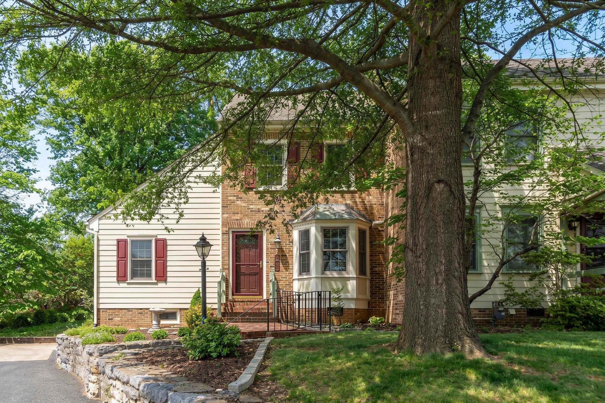 5 WAVERLEY GREEN, STAUNTON, Virginia 24401, 3 Bedrooms Bedrooms, ,2 BathroomsBathrooms,Residential,5 WAVERLEY GREEN,675831 MLS # 675831