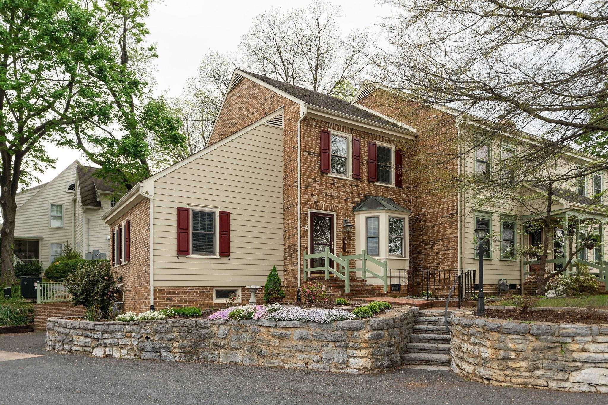 5 WAVERLEY GREEN, STAUNTON, Virginia 24401, 3 Bedrooms Bedrooms, ,2 BathroomsBathrooms,Residential,5 WAVERLEY GREEN,675831 MLS # 675831