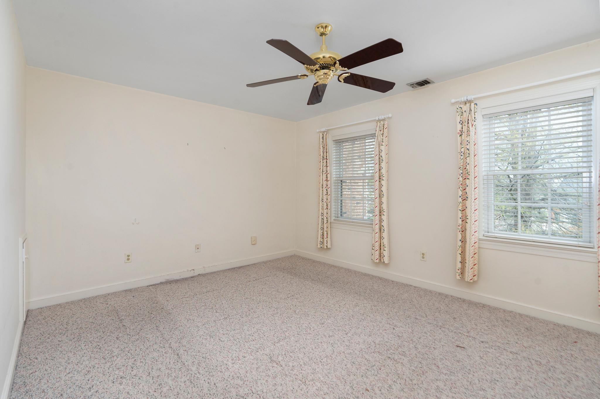 5 WAVERLEY GREEN, STAUNTON, Virginia 24401, 3 Bedrooms Bedrooms, ,2 BathroomsBathrooms,Residential,5 WAVERLEY GREEN,675831 MLS # 675831