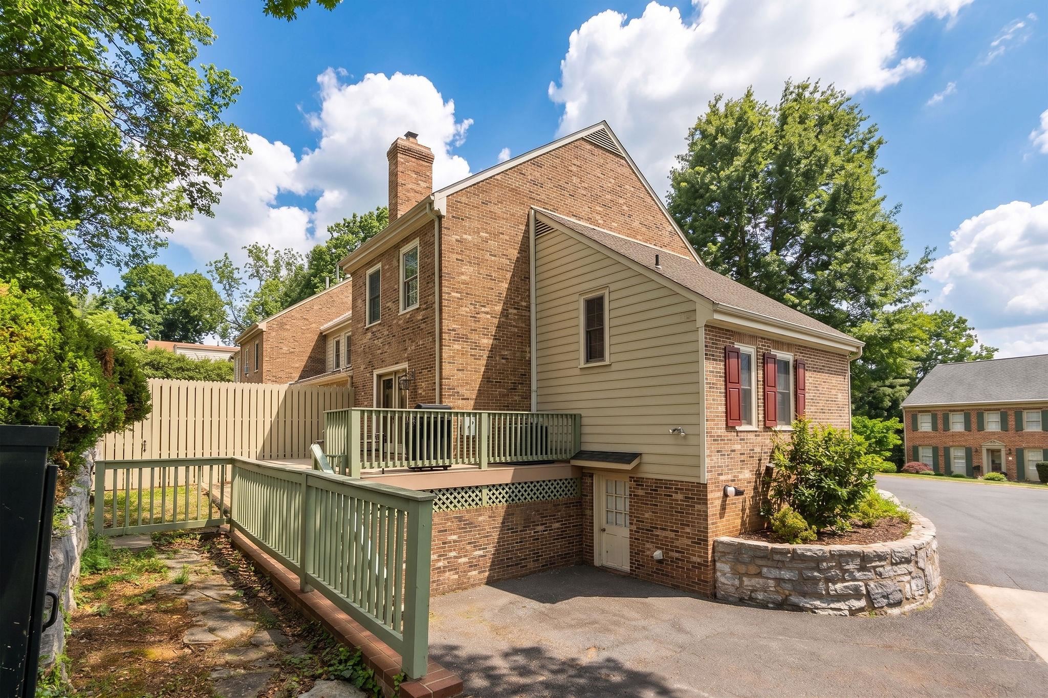 5 WAVERLEY GREEN, STAUNTON, Virginia 24401, 3 Bedrooms Bedrooms, ,2 BathroomsBathrooms,Residential,5 WAVERLEY GREEN,675831 MLS # 675831