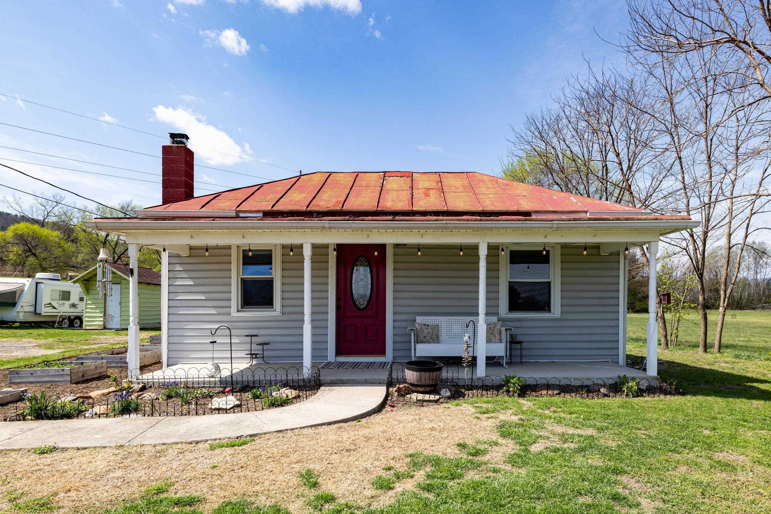 296 KEYSTONE RD, STANLEY, Virginia 22851, 2 Bedrooms Bedrooms, ,2 BathroomsBathrooms,Residential,296 KEYSTONE RD,675833 MLS # 675833