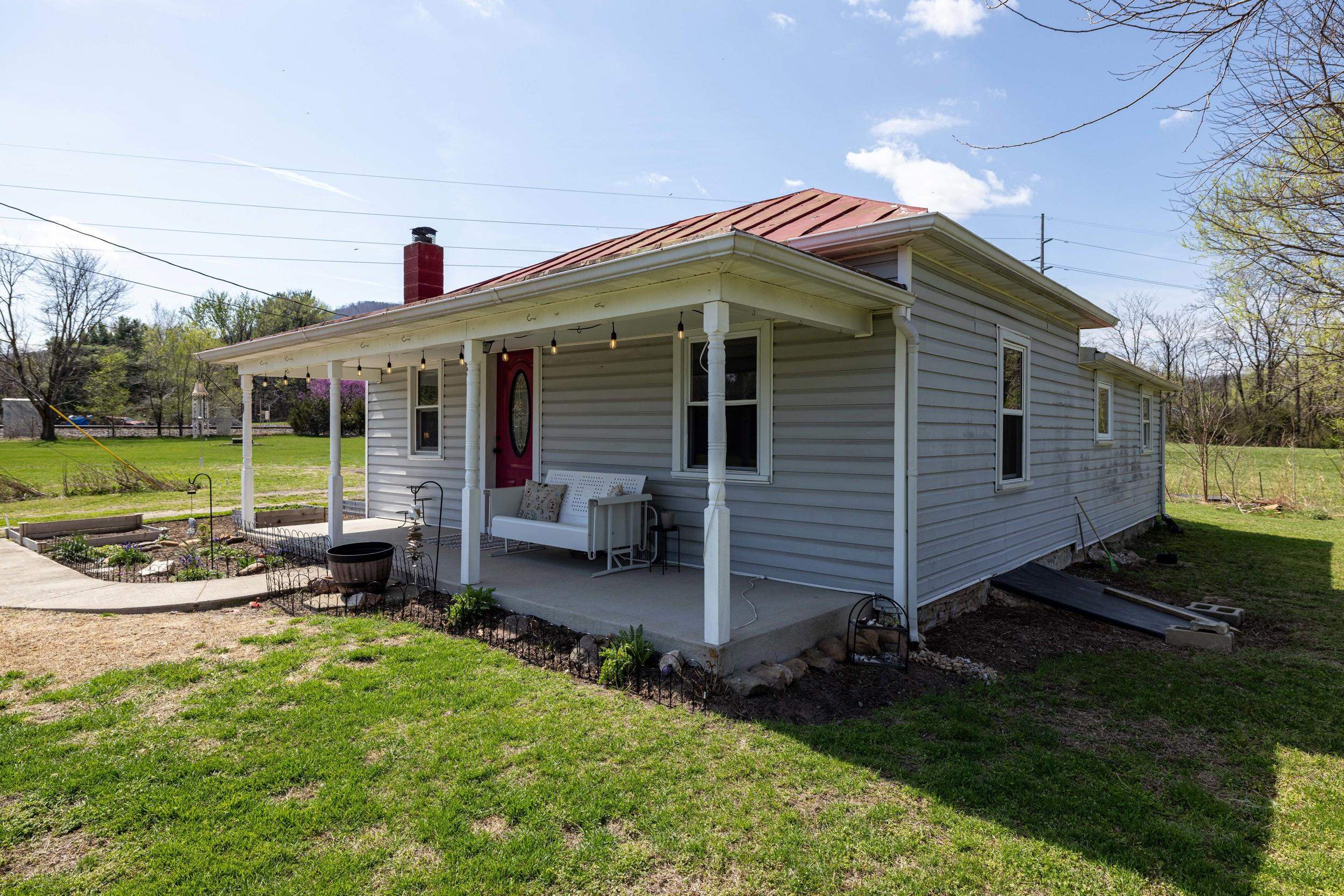 296 KEYSTONE RD, STANLEY, Virginia 22851, 2 Bedrooms Bedrooms, ,2 BathroomsBathrooms,Residential,296 KEYSTONE RD,675833 MLS # 675833