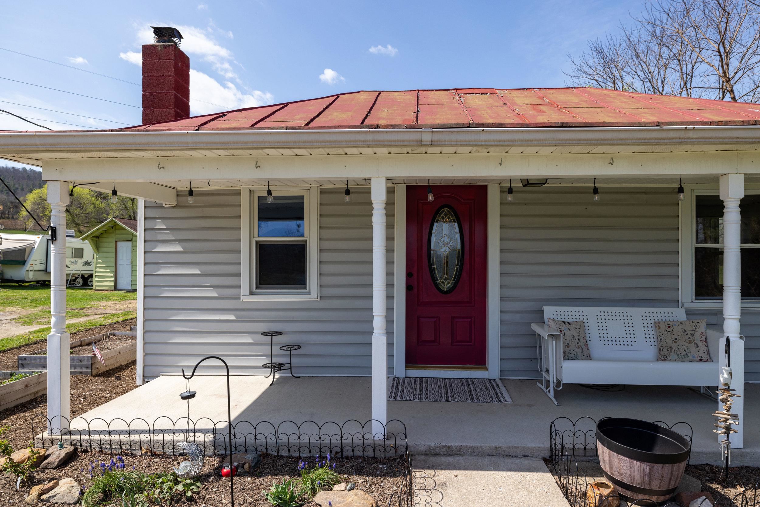 296 KEYSTONE RD, STANLEY, Virginia 22851, 2 Bedrooms Bedrooms, ,2 BathroomsBathrooms,Residential,296 KEYSTONE RD,675833 MLS # 675833