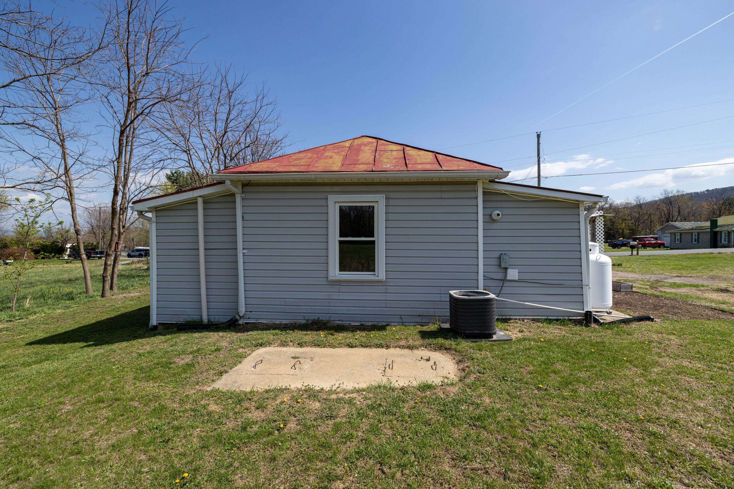 296 KEYSTONE RD, STANLEY, Virginia 22851, 2 Bedrooms Bedrooms, ,2 BathroomsBathrooms,Residential,296 KEYSTONE RD,675833 MLS # 675833