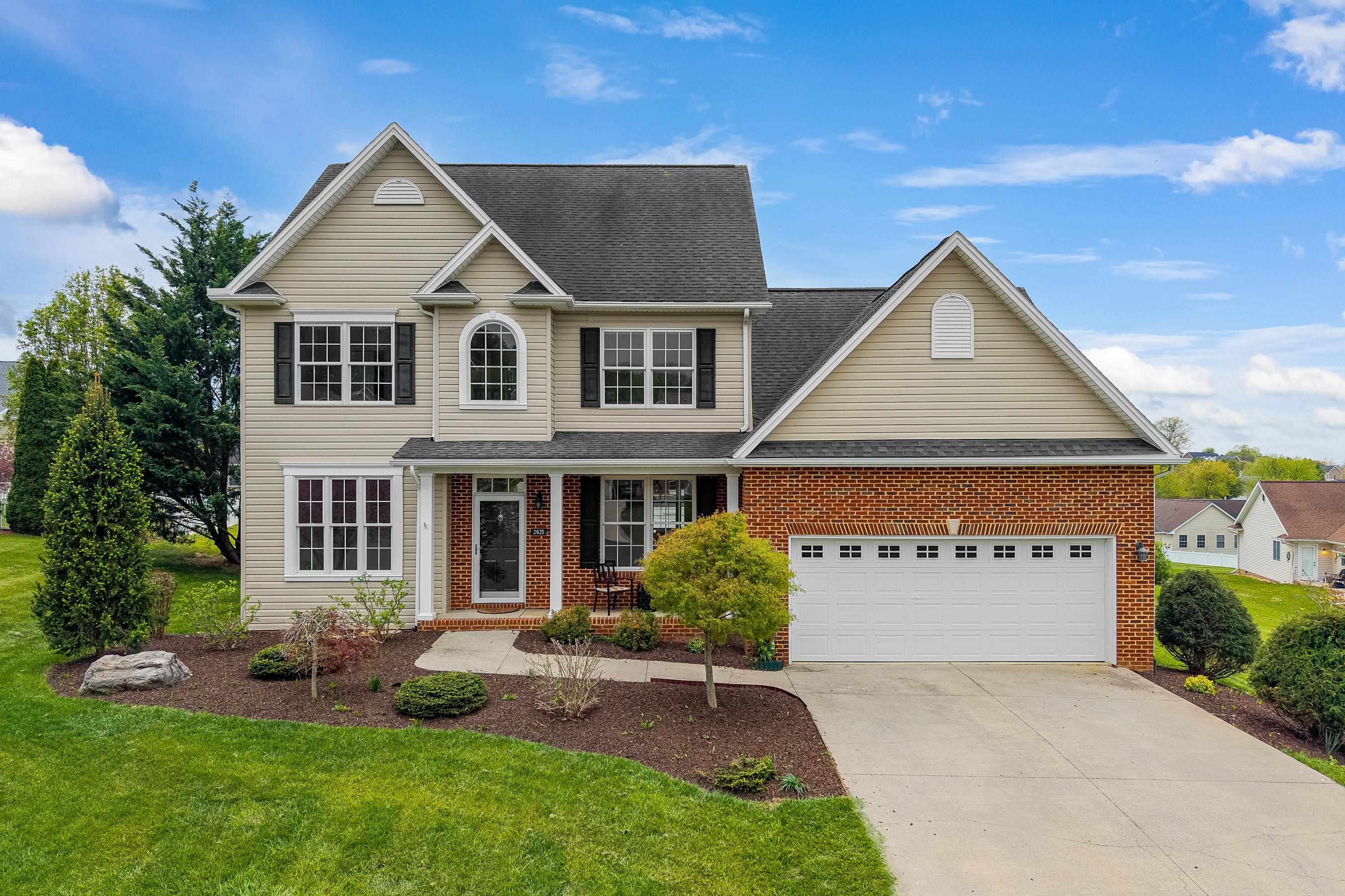 2625 RISING ROCK CT, ROCKINGHAM, Virginia 22802, 5 Bedrooms Bedrooms, ,3 BathroomsBathrooms,Residential,2625 RISING ROCK CT,675841 MLS # 675841