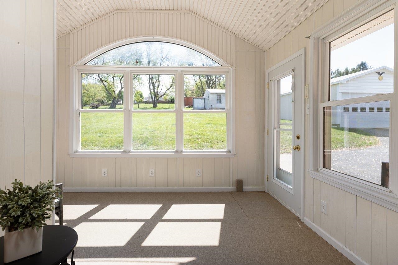 947 GREENDALE RD, HARRISONBURG, Virginia 22801, 3 Bedrooms Bedrooms, ,3 BathroomsBathrooms,Residential,QUADRANT 3 ES GREENDALE RD,947 GREENDALE RD,675842 MLS # 675842