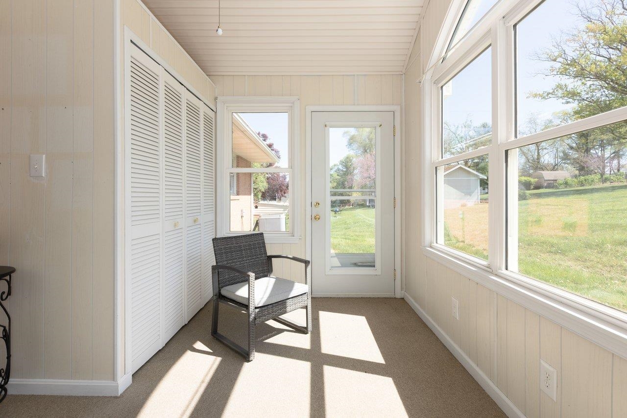 947 GREENDALE RD, HARRISONBURG, Virginia 22801, 3 Bedrooms Bedrooms, ,3 BathroomsBathrooms,Residential,QUADRANT 3 ES GREENDALE RD,947 GREENDALE RD,675842 MLS # 675842