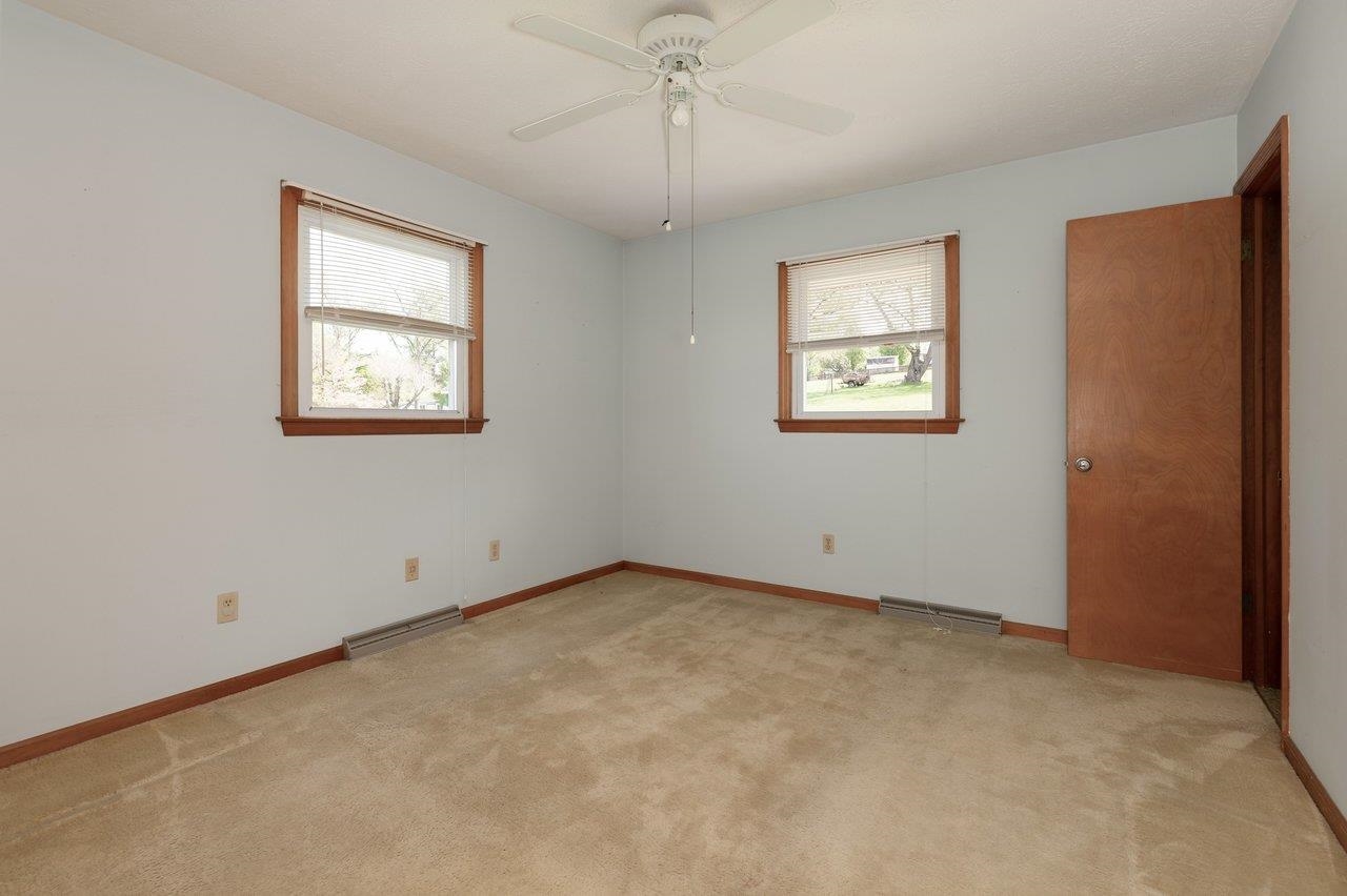 947 GREENDALE RD, HARRISONBURG, Virginia 22801, 3 Bedrooms Bedrooms, ,3 BathroomsBathrooms,Residential,QUADRANT 3 ES GREENDALE RD,947 GREENDALE RD,675842 MLS # 675842