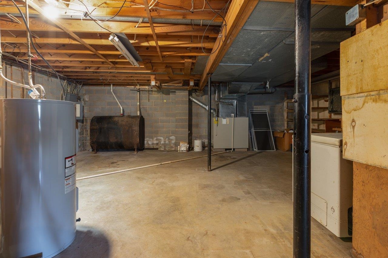 947 GREENDALE RD, HARRISONBURG, Virginia 22801, 3 Bedrooms Bedrooms, ,3 BathroomsBathrooms,Residential,QUADRANT 3 ES GREENDALE RD,947 GREENDALE RD,675842 MLS # 675842