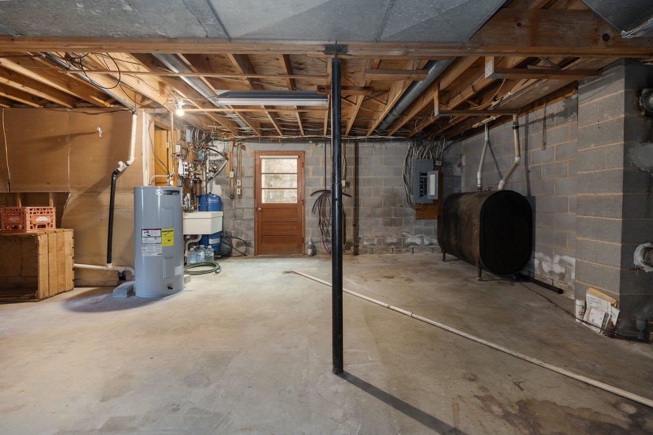 947 GREENDALE RD, HARRISONBURG, Virginia 22801, 3 Bedrooms Bedrooms, ,3 BathroomsBathrooms,Residential,QUADRANT 3 ES GREENDALE RD,947 GREENDALE RD,675842 MLS # 675842