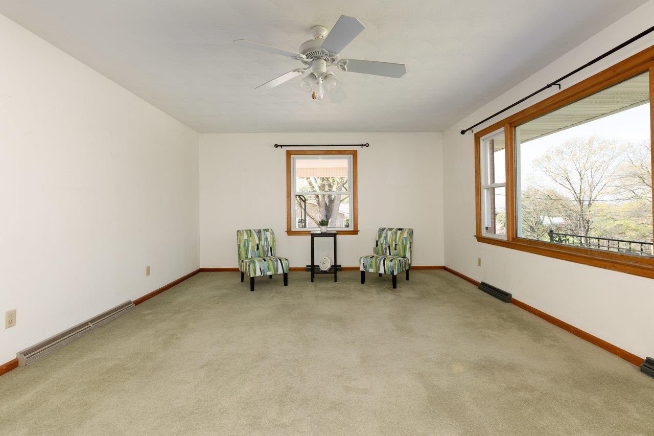 947 GREENDALE RD, HARRISONBURG, Virginia 22801, 3 Bedrooms Bedrooms, ,3 BathroomsBathrooms,Residential,QUADRANT 3 ES GREENDALE RD,947 GREENDALE RD,675842 MLS # 675842